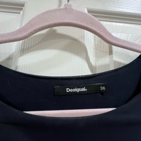 Knee length dress with sheer printed covering - Picture 7 of 7